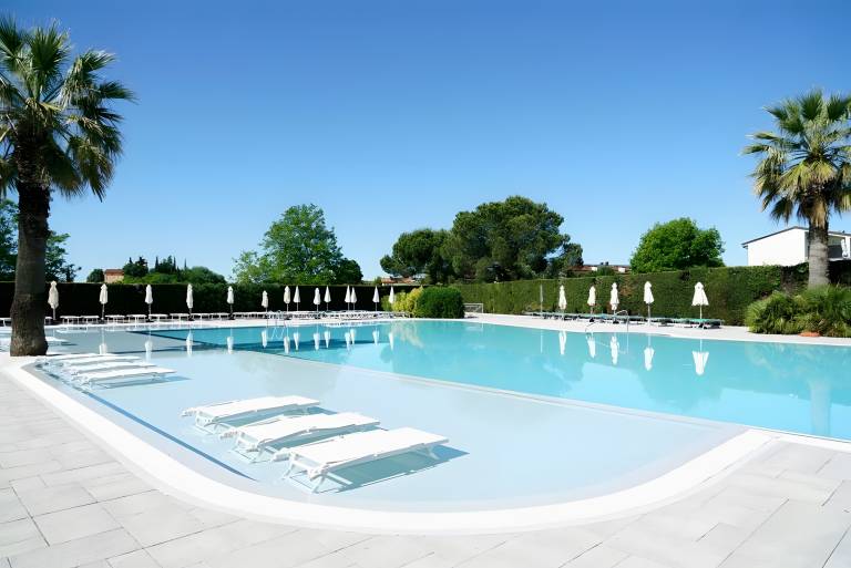 Apartment 'I Vigneti Del Garda' with Shared Pool, Wi-Fi and Air Conditioning in Lazise