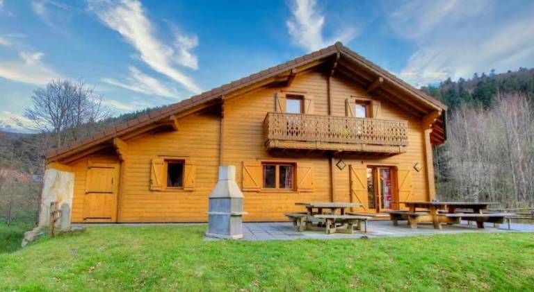 Le Murmure du Ruisseau, 4 etoiles avec sauna et terrasse in La Bresse