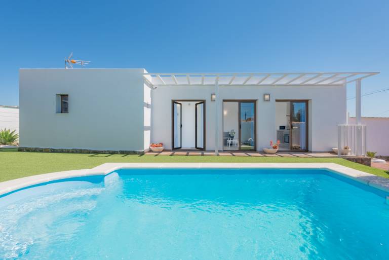 Fully equipped pleasant house with terrace, pool & yard | Pet-friendly — photo 3