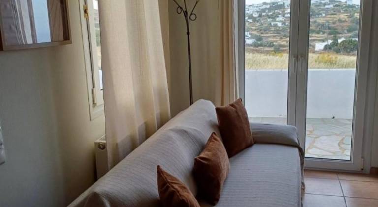 Fully equipped beautiful vacation home with patio & yard | Perfect for remote work | Pets allowed — photo 2