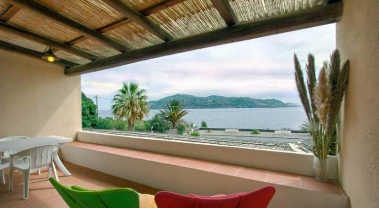Holiday apartment with terrace & yard — photo 4
