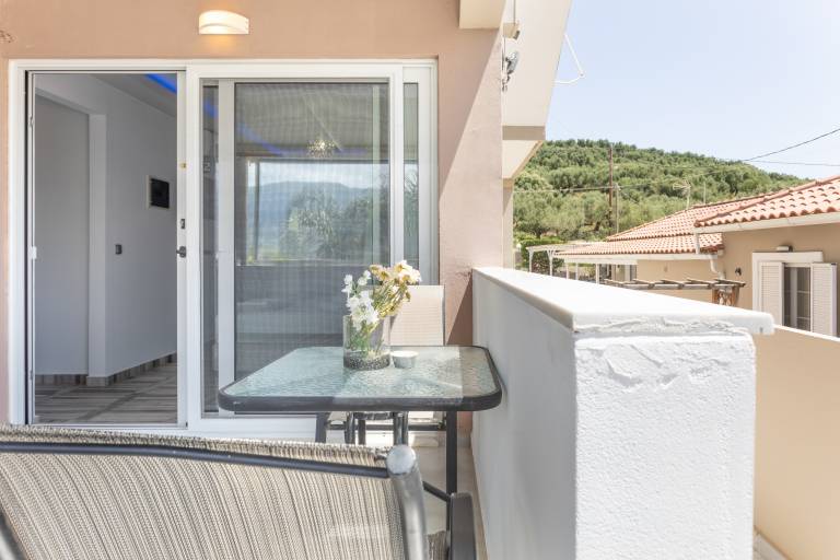 Studio Apartment "Villa Dionysia S2" close to the Beach with Shared Pool & Wi-Fi — photo 3