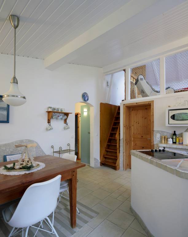 Family-oriented vacation home with grill, yard & patio | Close to the beach | Pets are welcome — photo 2