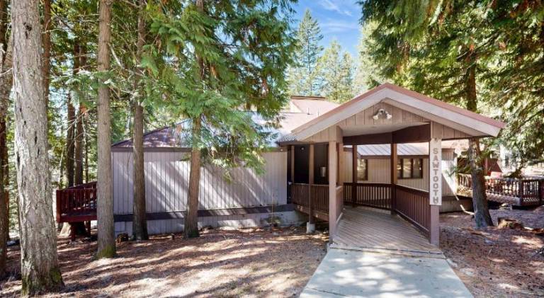 Holiday apartment with pool & hot tub in Whitefish, MT