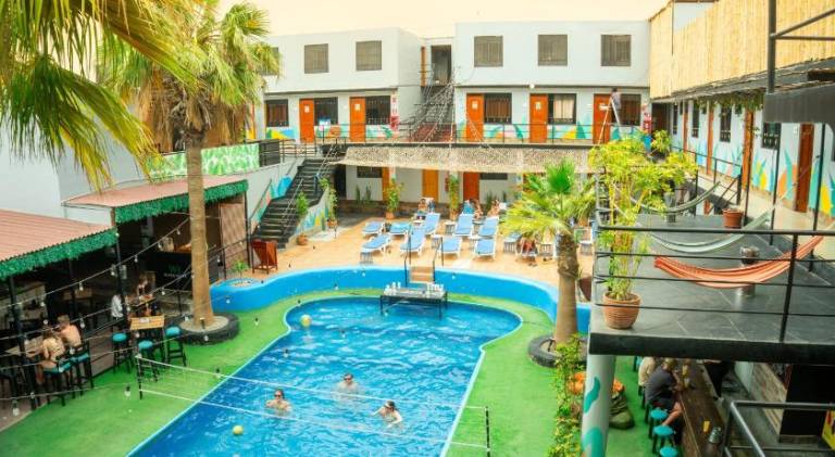 Wild Rover Huacachina