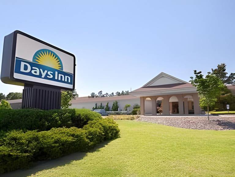 Clarion Inn Southern Pines - Pinehurst in Southern Pines, NC