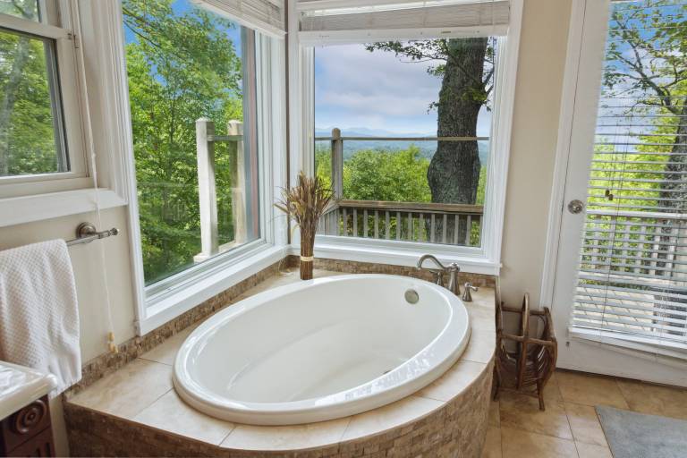 Family-friendly spacious cabin with BBQ | Mountain view | Suitable for remote work | Dogs allowed — photo 4