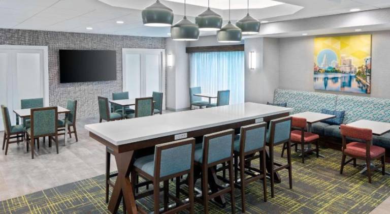 Hampton Inn Coventry-Warwick Area — photo 3