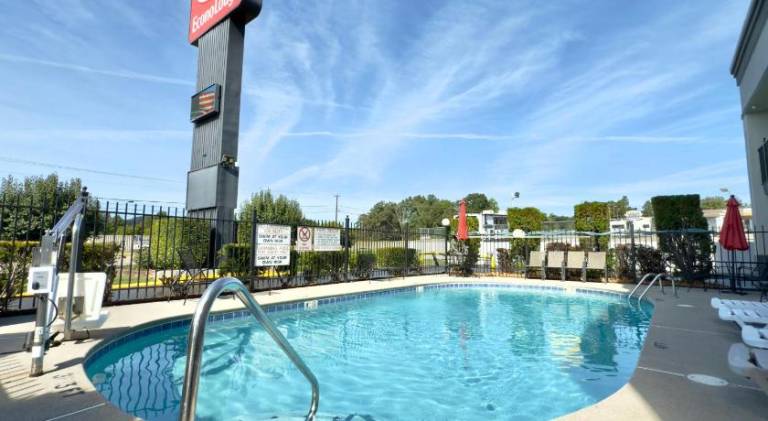 Econo Lodge Lenoir City - Knoxville Area — photo 5