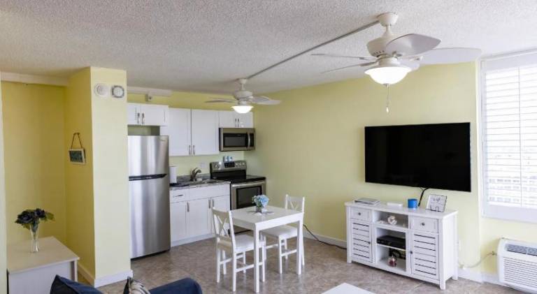 Fort Myers Beach Penthouse Condo — photo 2