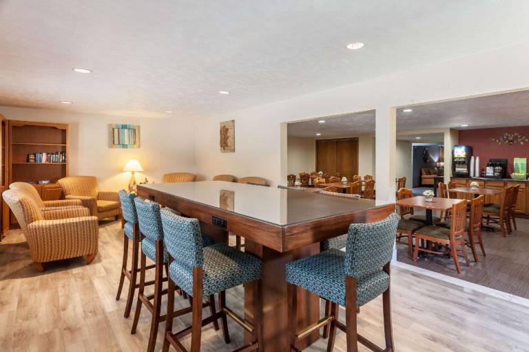 Quality Inn & Suites Lincoln South — photo 3