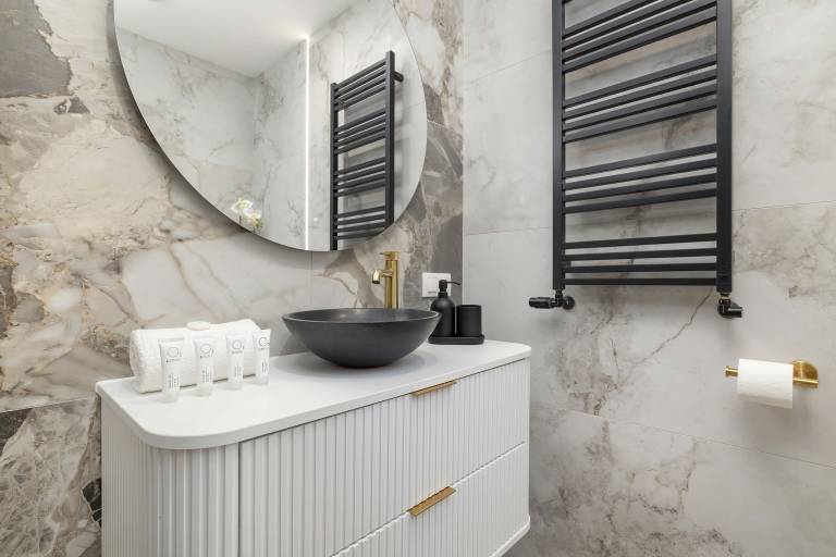 Zabrska 15 Katowice Elegant Studio with Bathtub Parking and Balcony — photo 4