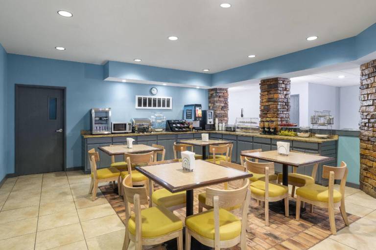 Days Inn by Wyndham Coffeyville — photo 4