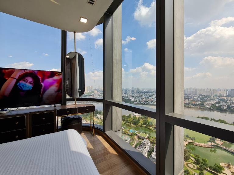 Three bedrooms to Saigon river view Landmark 81 — photo 5