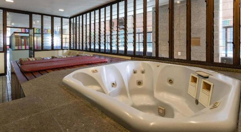 Apartment with hot tub & pool | Suitable for remote work — photo 2