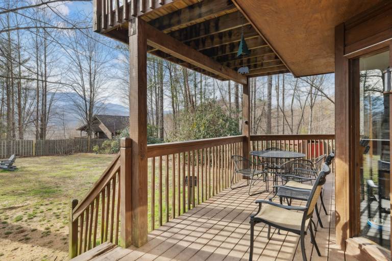 Child-friendly cabin with private pool, terrace & yard | Dogs allowed — photo 5