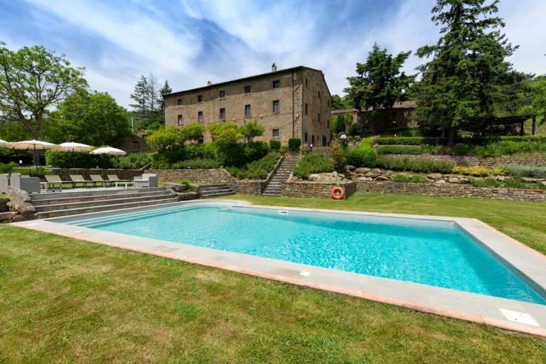 Child-friendly pleasant villa with grill, private pool & yard | Pets allowed — photo 2
