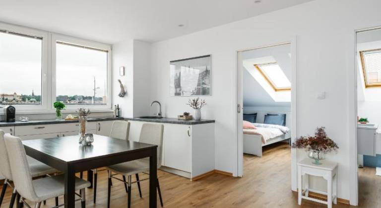 MIA Cozy Apartment with Stunning Views, Parking & AC by EasyBNB Premium — photo 4