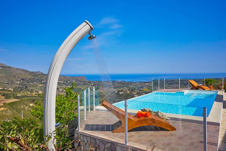 Pleasant villa with private pool, BBQ & yard | Dogs allowed — photo 4