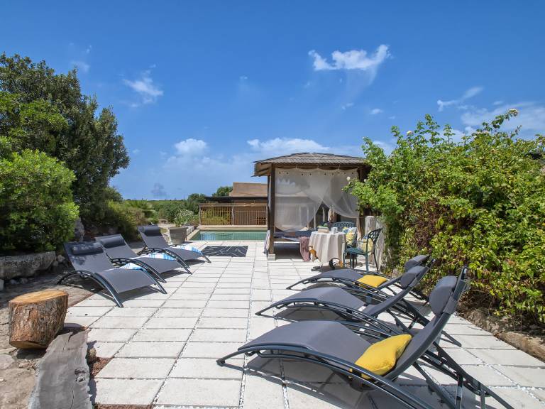 Family-oriented house with hot tub, private pool & yard | Pets are welcome — photo 3