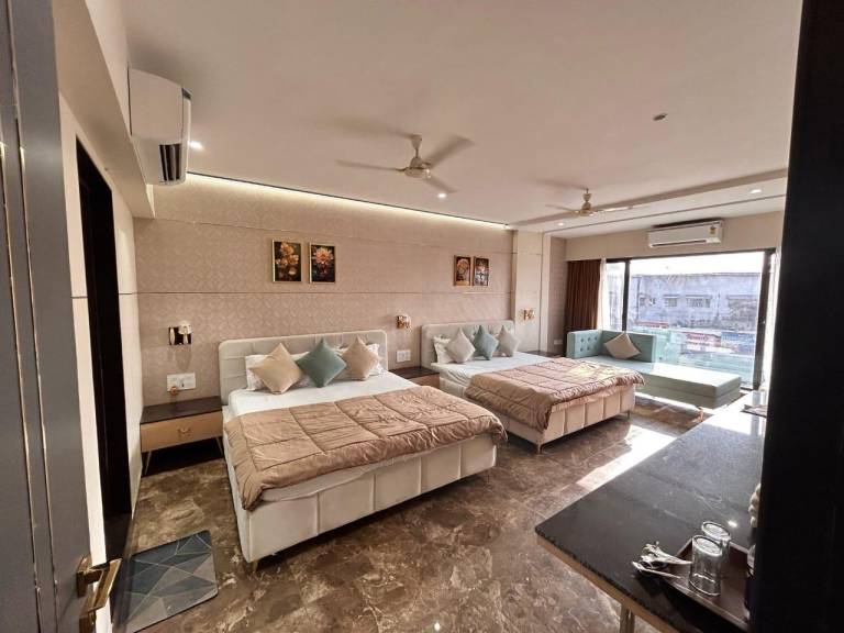 Hotel Mangal Shree in Indore
