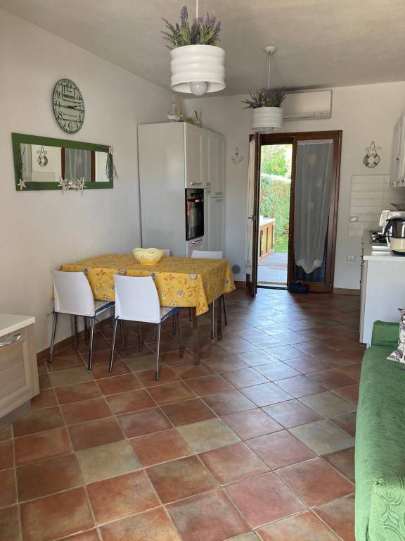 Apartment with patio, yard & grill | Mountain view — photo 4