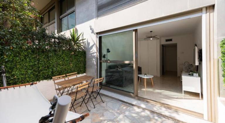 Charming holiday apartment with patio | Near Place Masséna | Next to the beach | Pets are welcome — photo 3