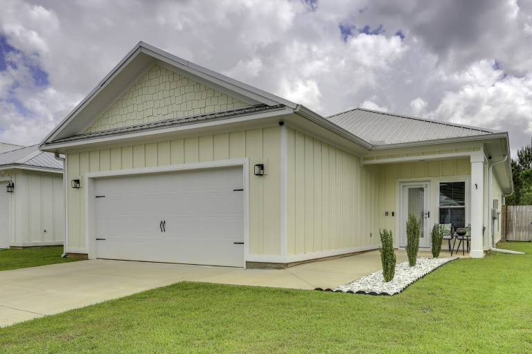 NEW! Foley Family Escape w/ Fenced Yard — photo 3