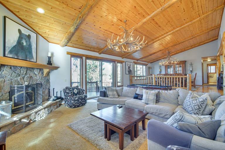 Big Bear Lake Cabin w/ Hot Tub & Gas Fire Pit! — photo 5