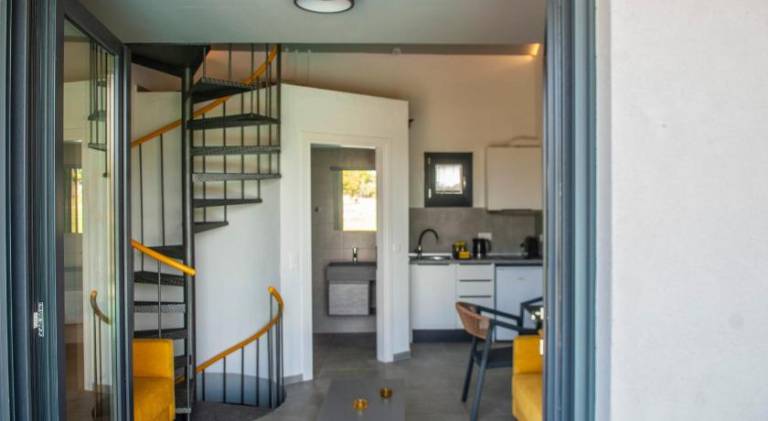 Serviced apartment with garden, BBQ & private pool — photo 4