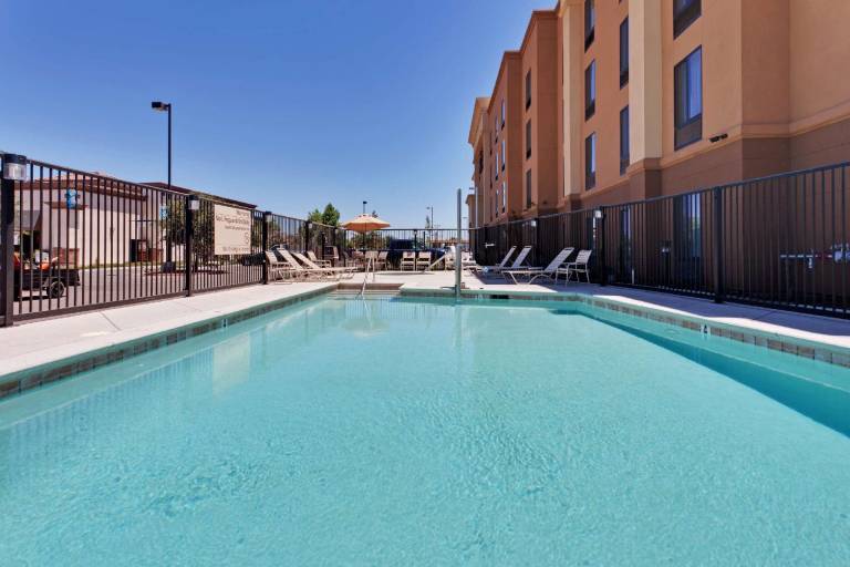 Hampton Inn & Suites Fresno-Northwest — photo 2