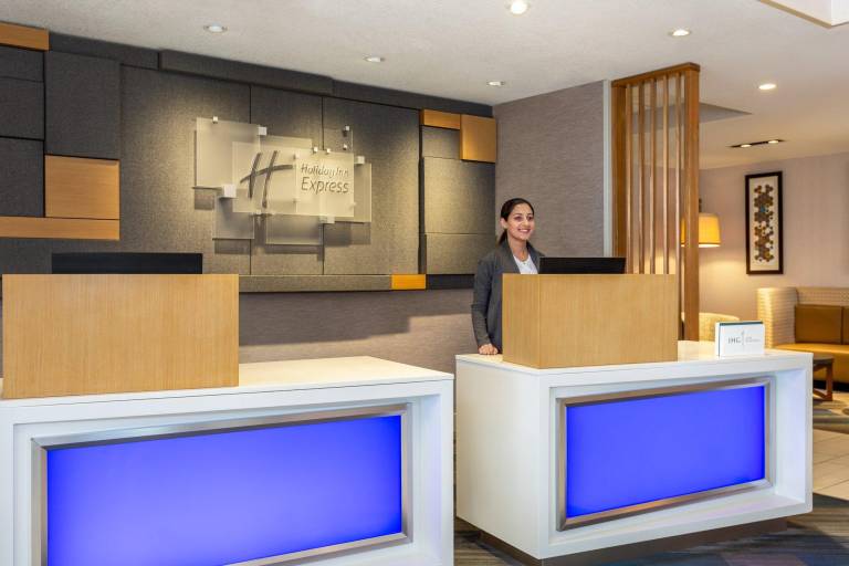 Holiday Inn Express and Suites Redding By IHG — photo 5