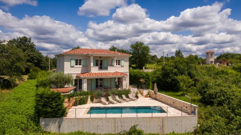 Villa with private pool, garden & patio | Dogs allowed in Porec