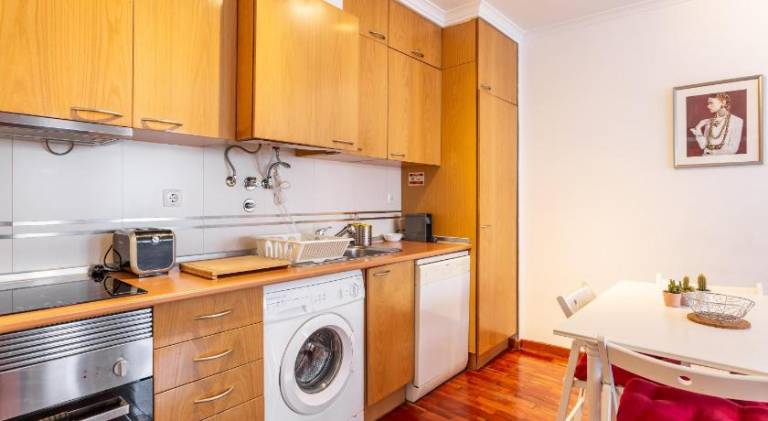 Fully equipped pleasant rental apartment | Close to Santa Justa Lift | Pets allowed — photo 3