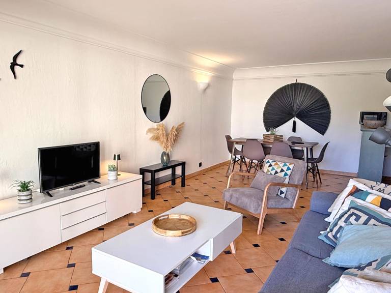 Apartment with terrace & pool — photo 3