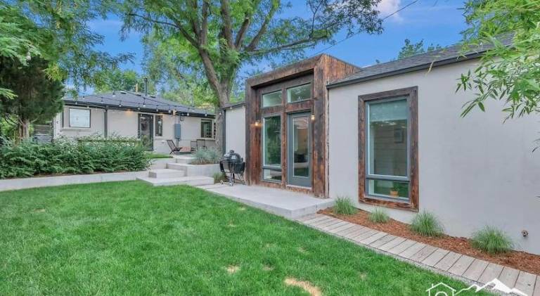 Sunnyside guesthouse near Rocky Mountain Lake in Wheat Ridge, CO