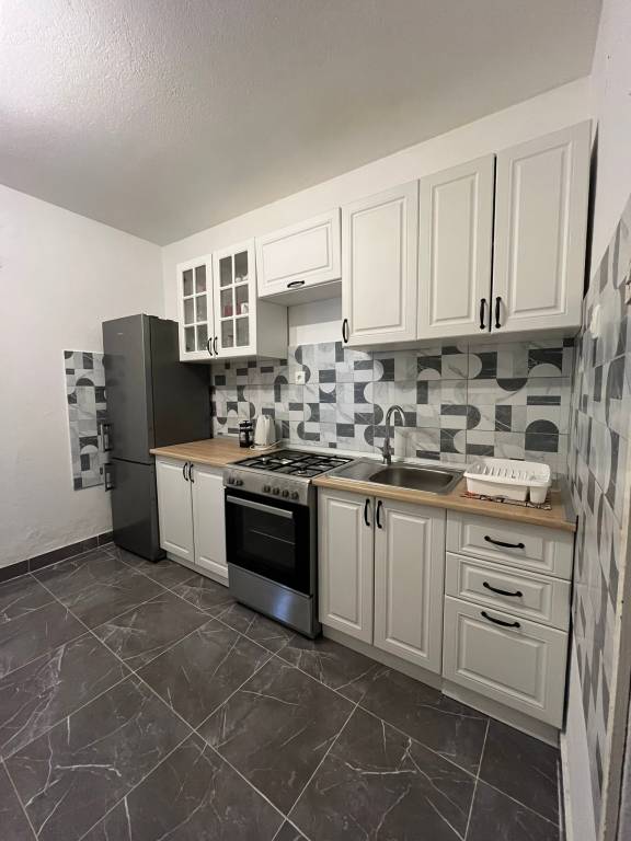 Two bedroom apartment near beach Jelsa, Hvar (A-22256-a) — photo 5
