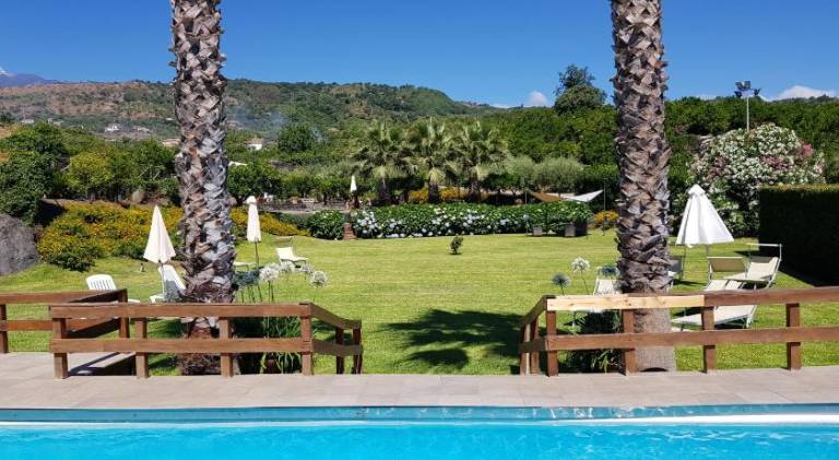 Farm with grill, pool & terrace | Pet-friendly — photo 2