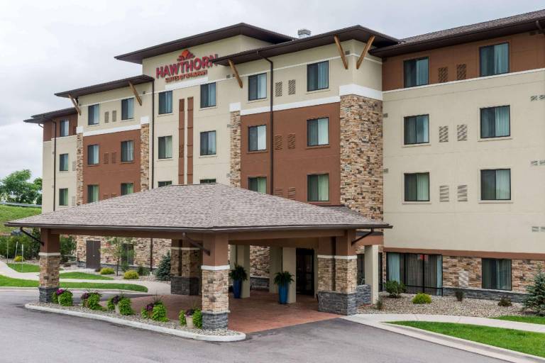 Hawthorn Suites by Wyndham Wheeling Triadelphia at Highlands in Triadelphia, WV