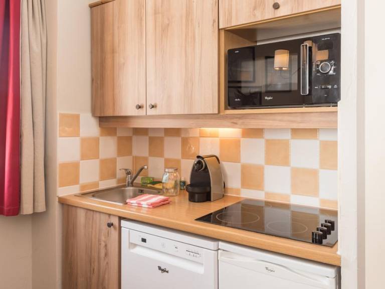 Family-oriented apartment with heated pool | Mountain view | Close to the ski | Pets are welcome — photo 4