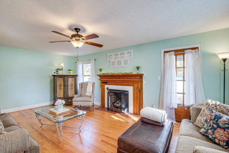 < 1 Mi to Dtwn Franklin: Charming Home w/ Sunroom! — photo 5