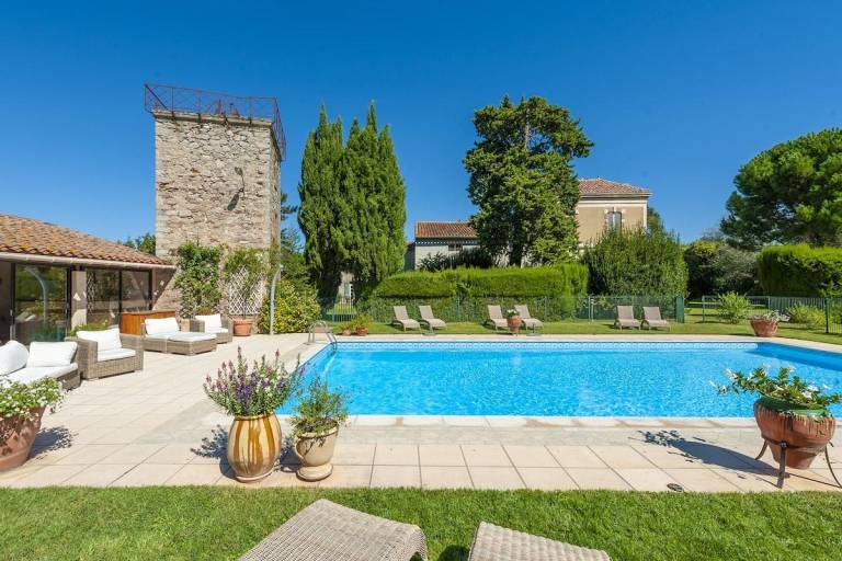 Vacation home with 9 rooms for 16 persons in Carcassonne