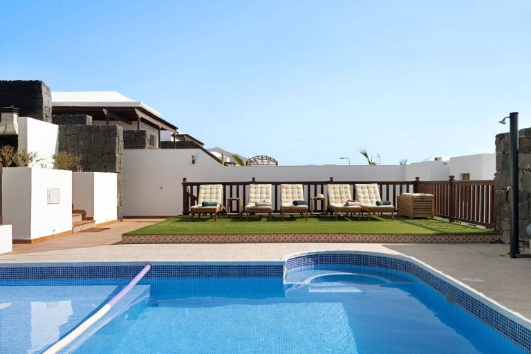 Villa Peaky with Sea & Mountain View, Pool & Sauna — photo 2