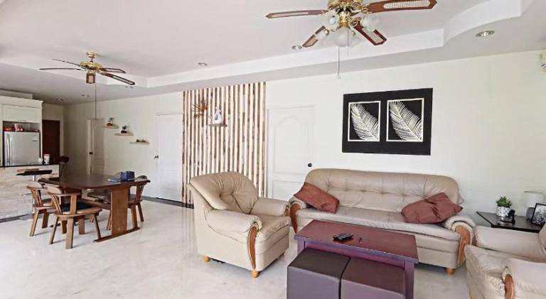Pleasant villa with pool | Pets allowed — photo 2