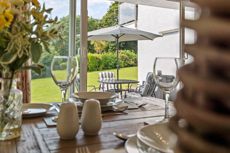 Family-friendly charming rental apartment with garden & terrace | Garden view | Beach nearby | Pets allowed — photo 2