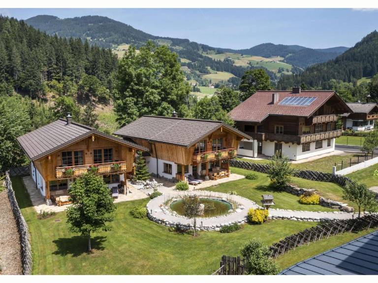 Charming vacation home with terrace, pool & BBQ | Close to the ski | Dogs allowed in Wagrain