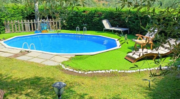 Holiday apartment with pool, hot tub & grill — photo 3
