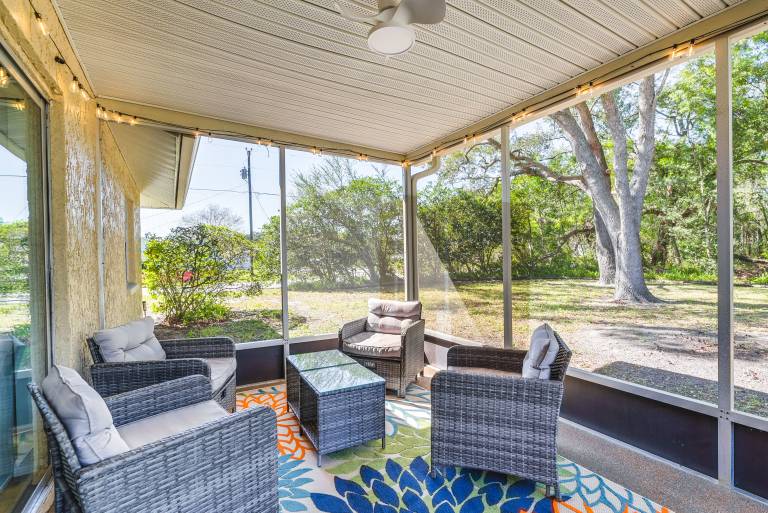 Home w Screened Porch Near Weeki Wachee Springs