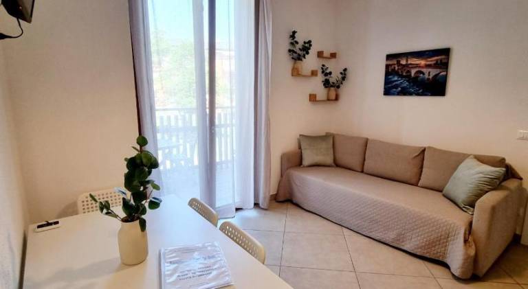 Apartment with pool — photo 2