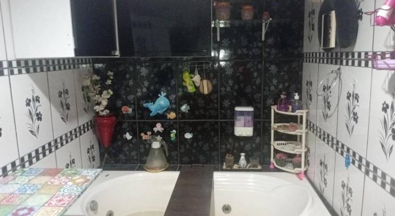 Vacation home with hot tub | Pets are welcome — photo 4